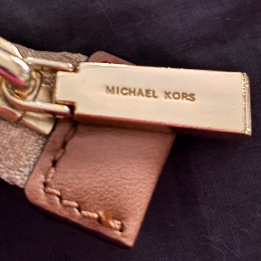 🌺Rare🌺 Michael Kors Floral Appliqué Limited Edition Clutch - Picture 5 of 12